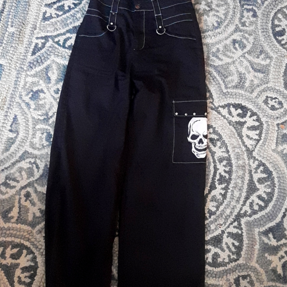ROMWE size small black pants